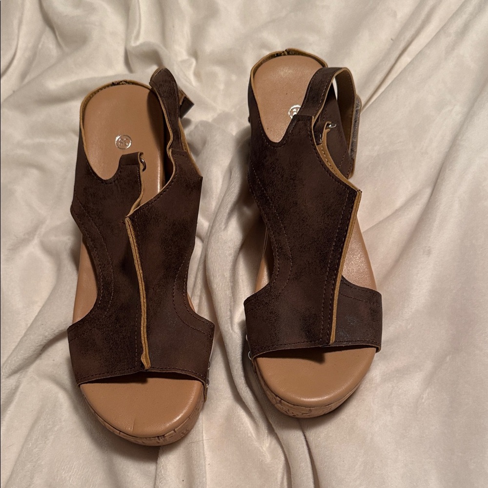 Elegant Brown Women's Sandals